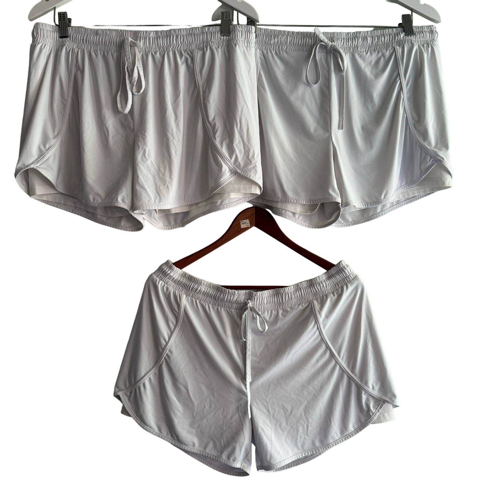 Blevon H | Xl | Lot Of 3 Pairs Of White Women's Lined Athletic Shorts